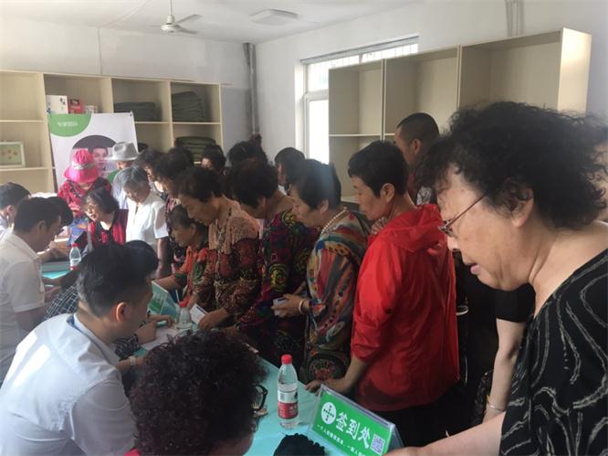 口腔义诊进社区，牙齿健全零距离